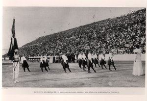 Deense vrouwen geven een demonstratie van groepsgymnastiek op de Olympische Spelen in Athene, uit Les Sports Modernes, 1906